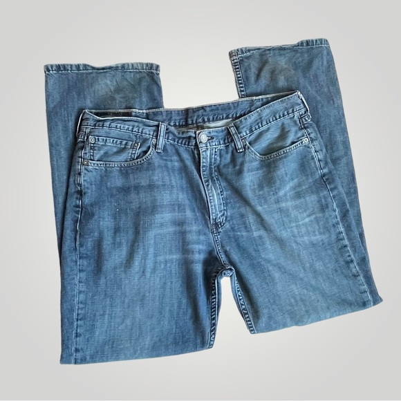 Levi’s 514 Straight Fit Jeans - Picture 2 of 16